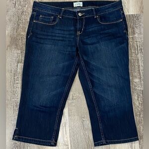 Aeropostale - Women’s Jean Capris - Dark Wash - Size 13/14